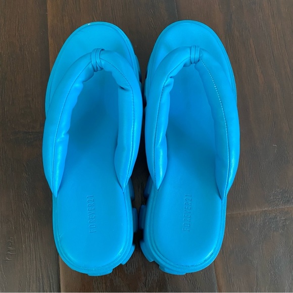 Forever21 Women's Blue Rubber Leather Upper Platform Heel Sandals Size 8 - Picture 4 of 7